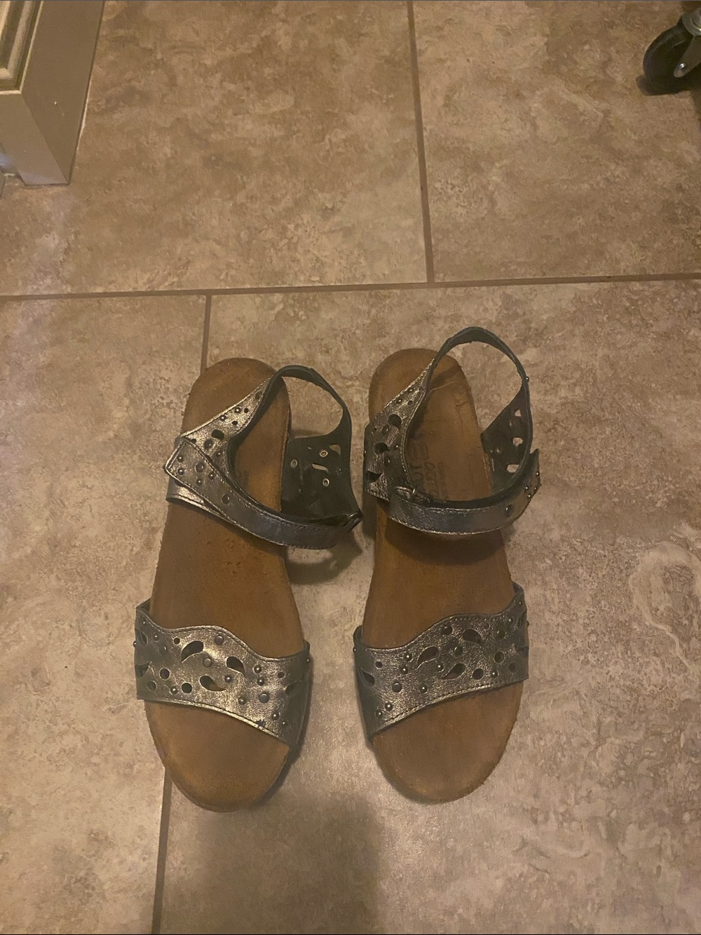 Metallic pewter Women's Strappy Sandals size 37